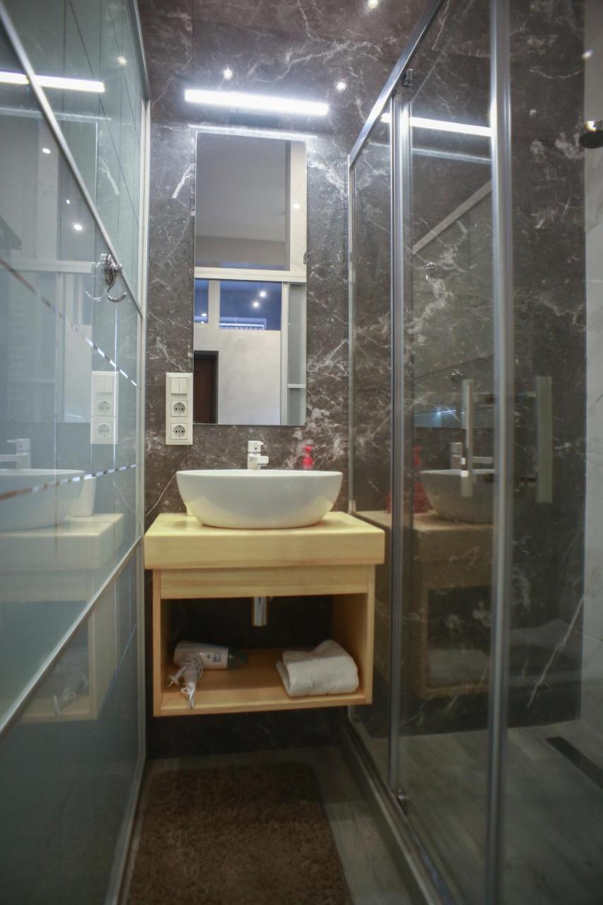 Leogrand Apartment On Drohobycha 4 Liov Exterior foto