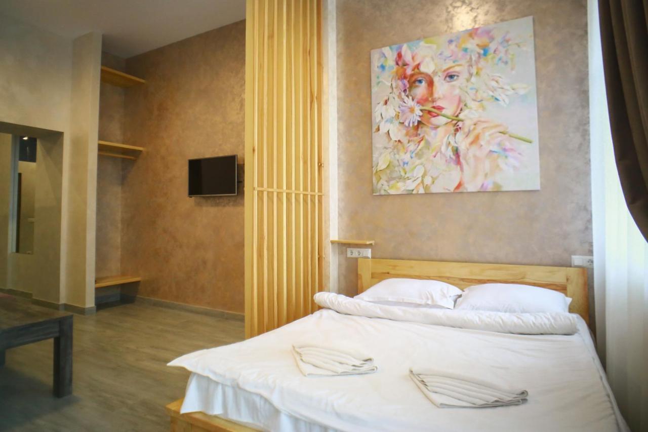 Leogrand Apartment On Drohobycha 4 Liov Exterior foto