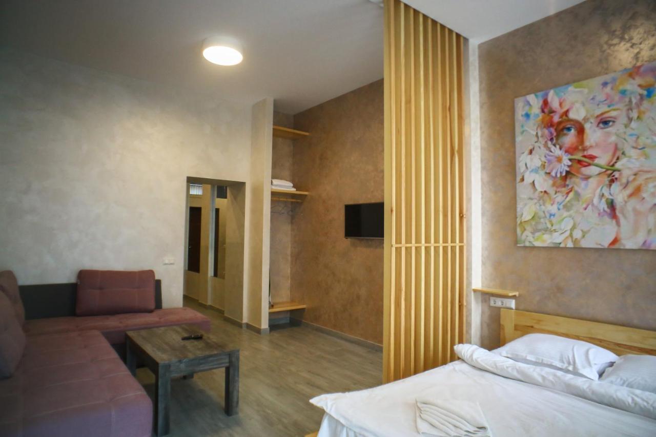 Leogrand Apartment On Drohobycha 4 Liov Exterior foto