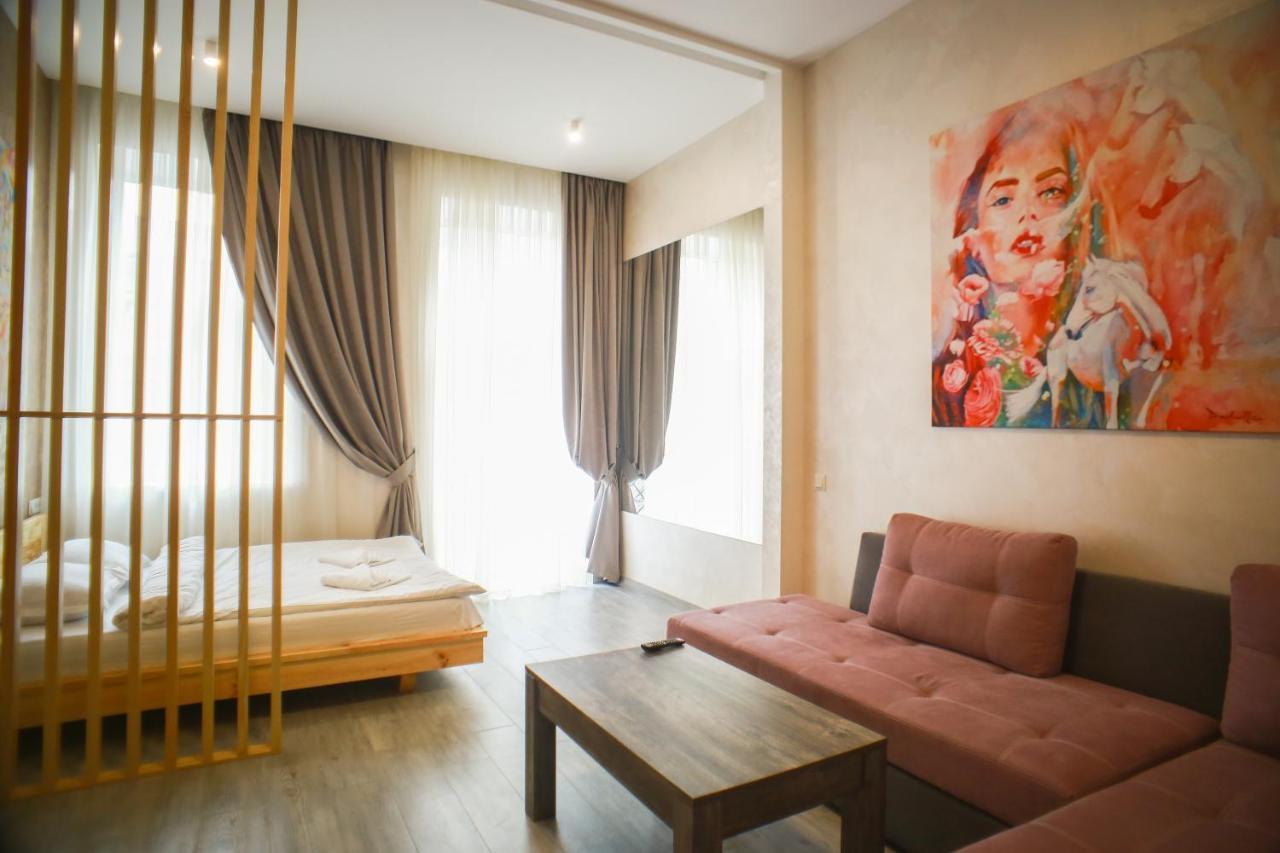 Leogrand Apartment On Drohobycha 4 Liov Exterior foto